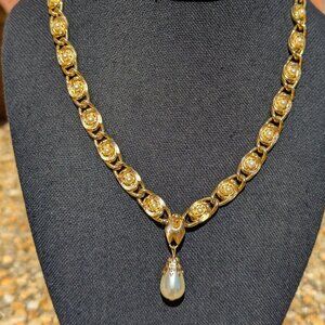 Pearl and Gold Necklace